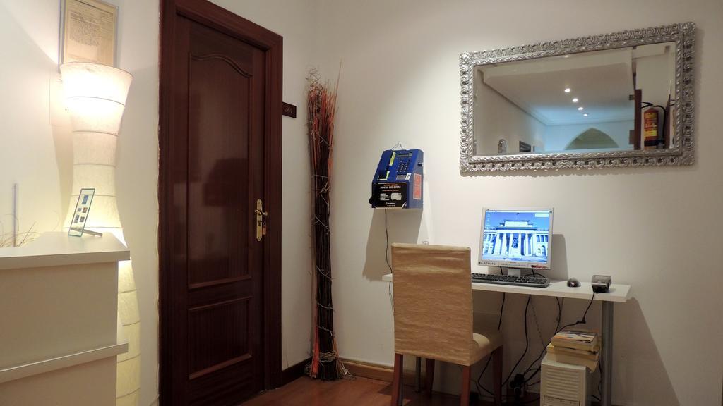 Hostal Cervantes Madrid Eksteriør bilde